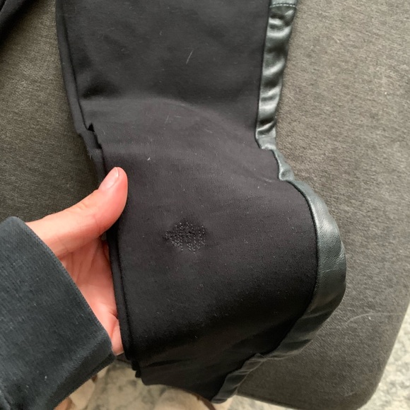 Danier leather leggings - Picture 5 of 5